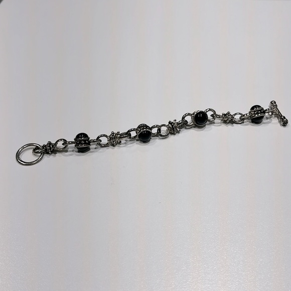 🌟SOLD🌟 Silver bracelet w/ black stone accents & toggle closure. - Picture 3 of 6